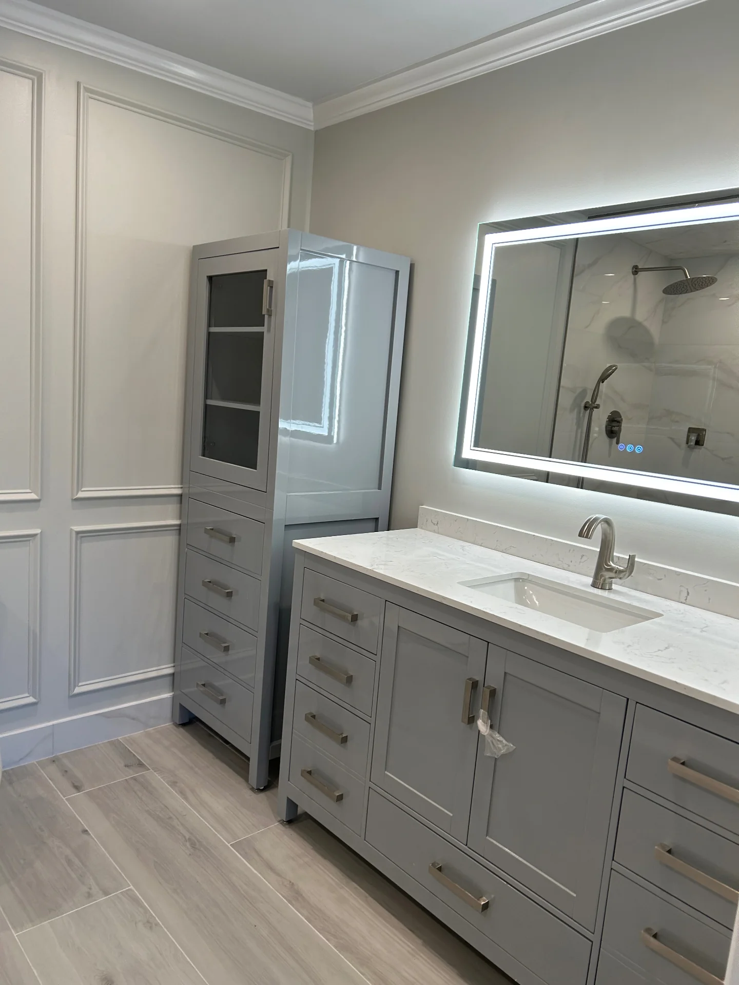 Custom kitchen remodeling with white shaker cabinets and quartz countertops in Bergen County NJ by Strong Construction LLC